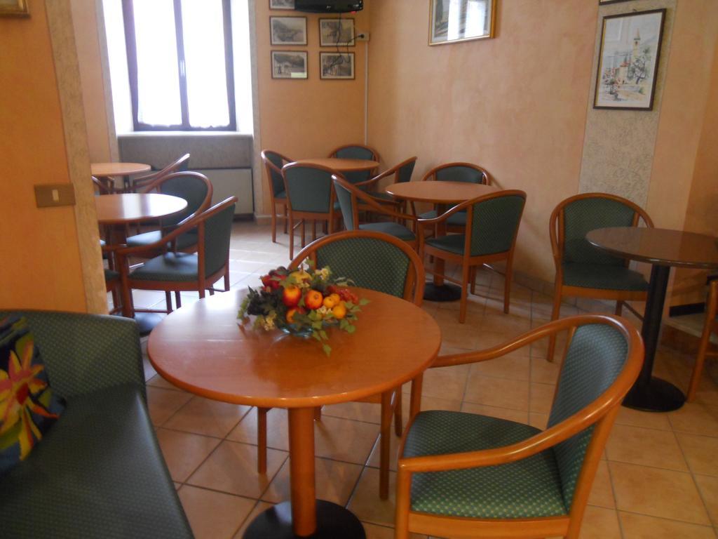 Albergo Giardino Toscolano Maderno Buitenkant foto