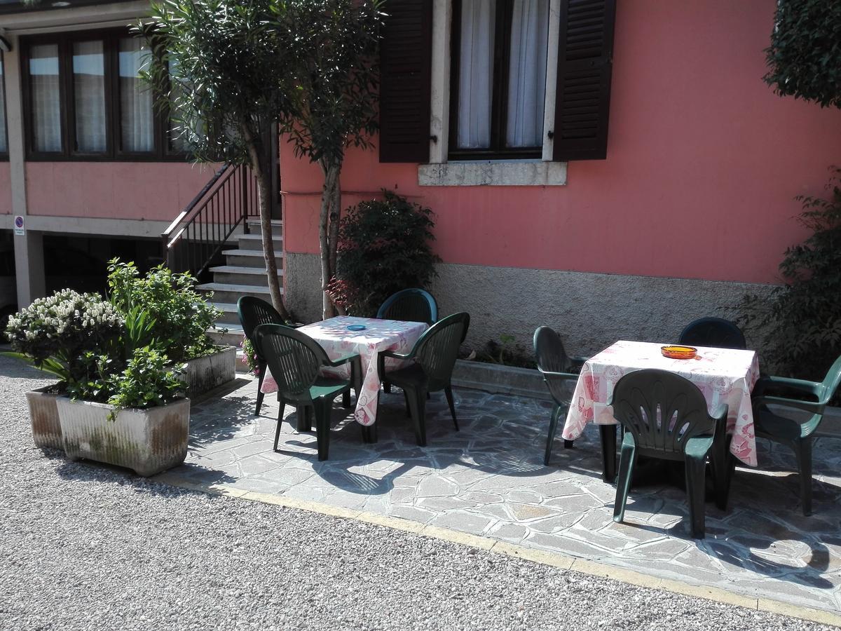 Albergo Giardino Toscolano Maderno Buitenkant foto
