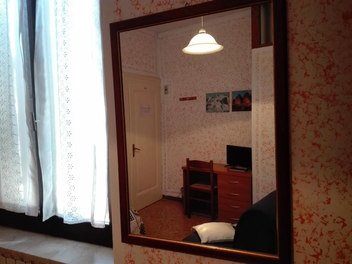 Albergo Giardino Toscolano Maderno Buitenkant foto
