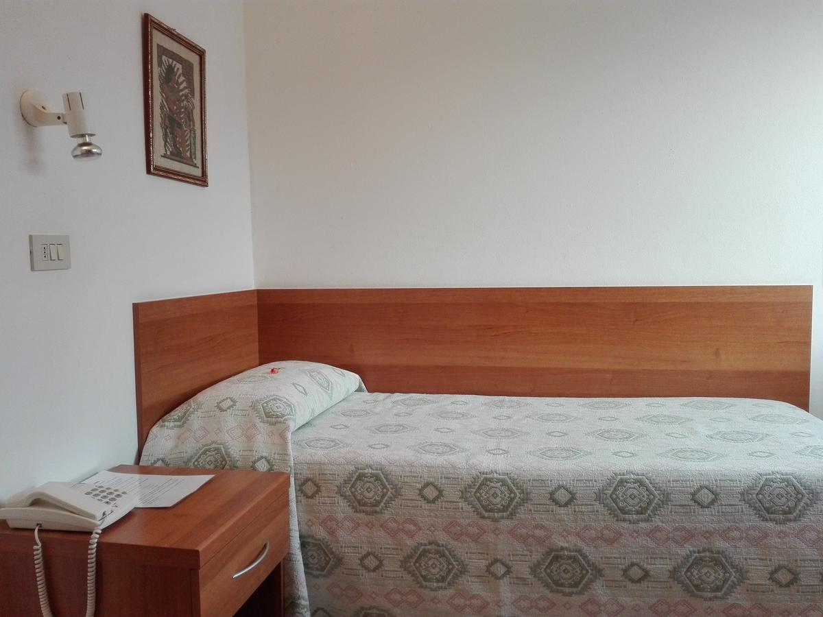 Albergo Giardino Toscolano Maderno Buitenkant foto